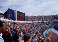 Lo stadio di Helsinki è strapieno in ogni ordine di posti anche di mattina