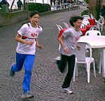 corsa_ragazze02.jpg (27835 byte)